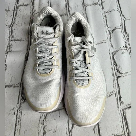 Under Armour Shoes - Picture 3 of 9